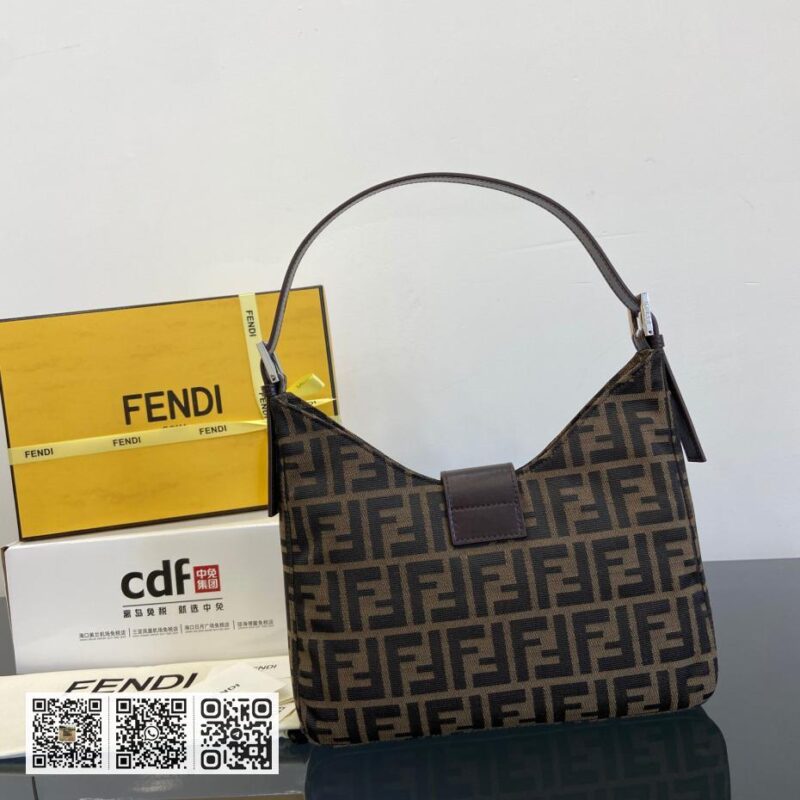 Fendi Baguette! 法国包 - Image 5