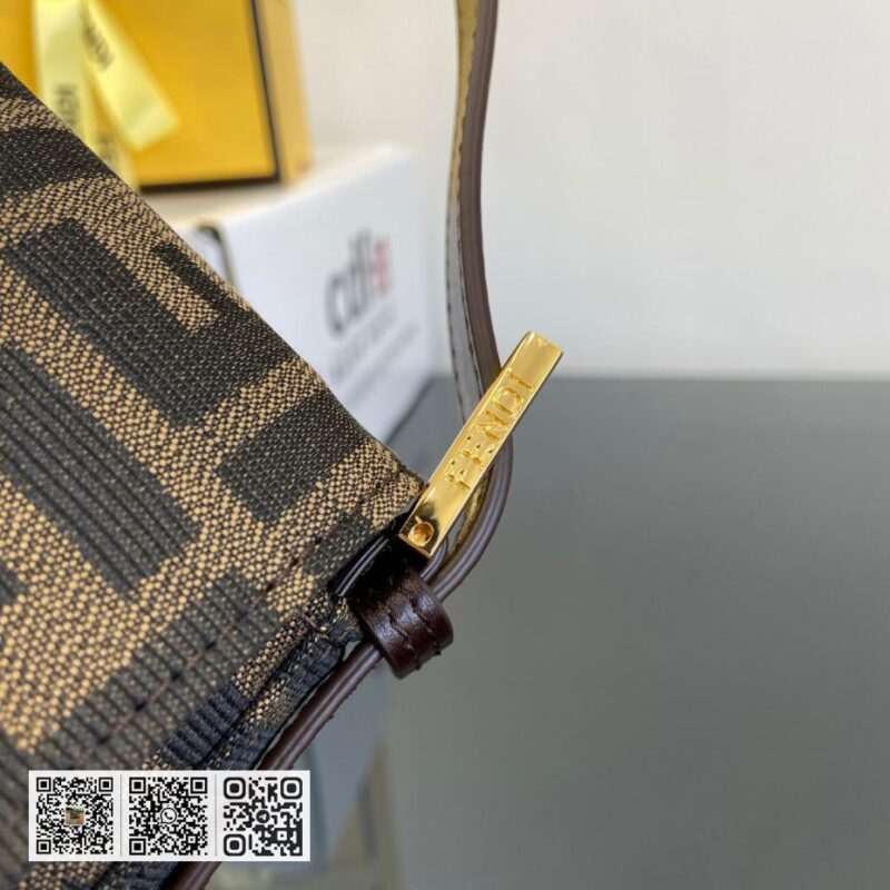 Fendi Baguette! 法国包 - Image 2