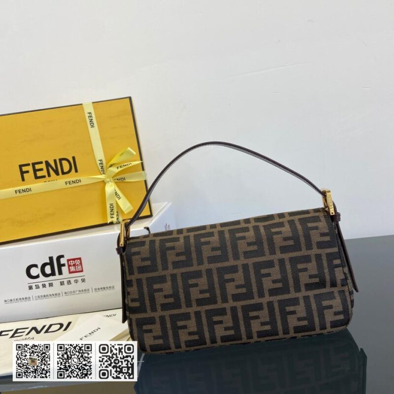 Fendi Baguette! 法国包 - Image 4