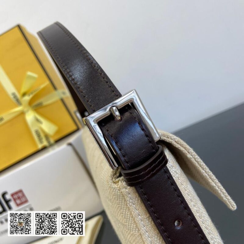 Fendi Baguette! 法国包 - Image 2