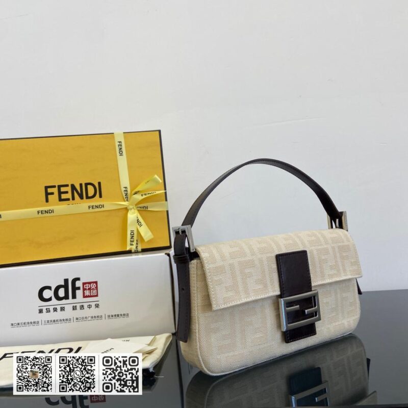 Fendi Baguette! 法国包 - Image 4