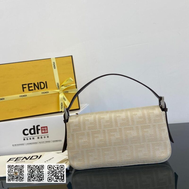 Fendi Baguette! 法国包 - Image 5