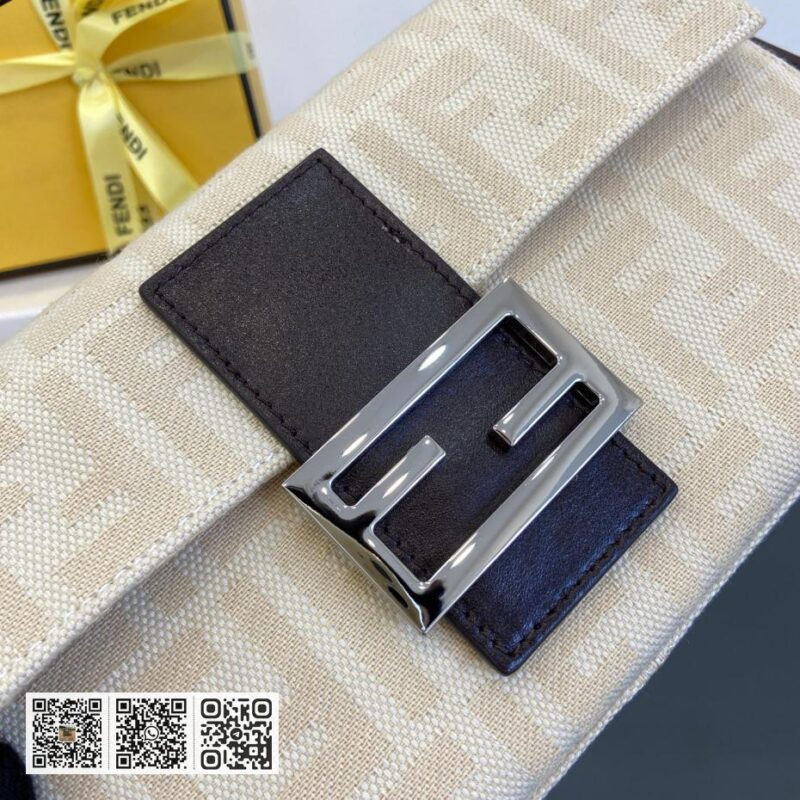 Fendi Baguette! 法国包 - Image 6