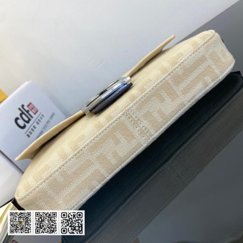 Fendi Baguette! 法国包 - Image 7