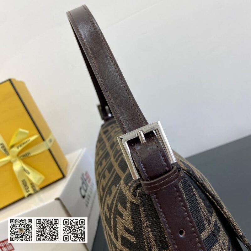 Fendi Baguette! 法国包 - Image 2