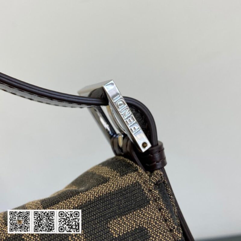 Fendi Baguette! 法国包 - Image 3