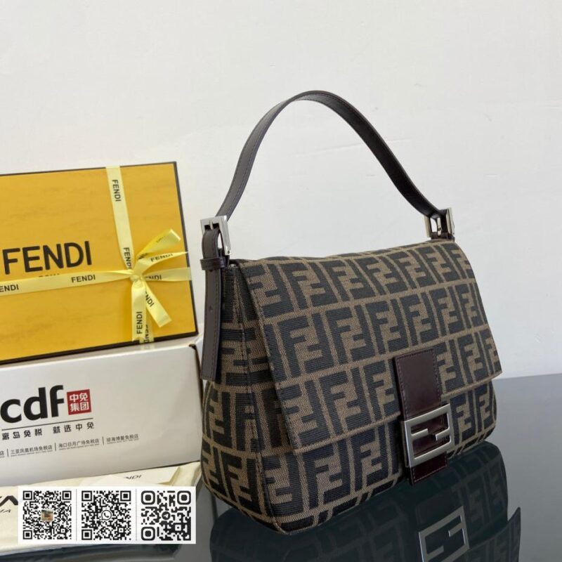 Fendi Baguette! 法国包 - Image 4