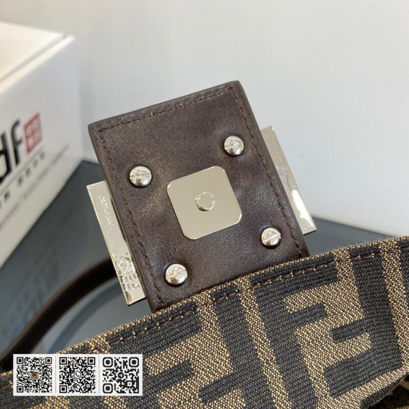 Fendi Baguette! 法国包 - Image 10
