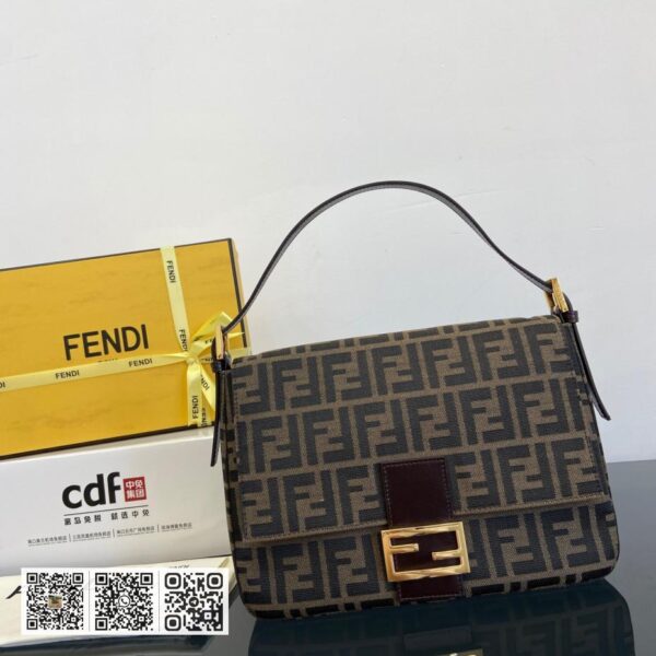 Fendi Baguette! 法国包