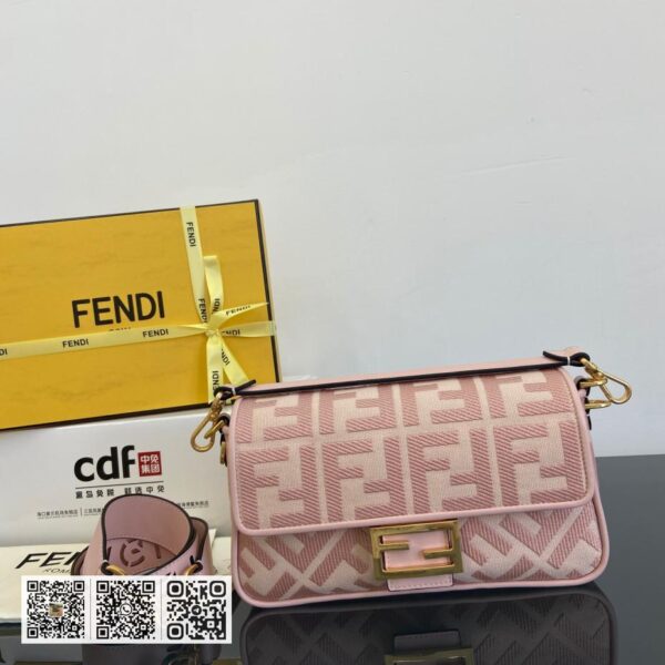 Fendi Baguette 包
