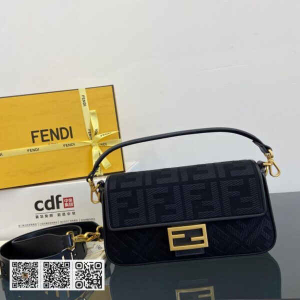 Fendi Baguette 包