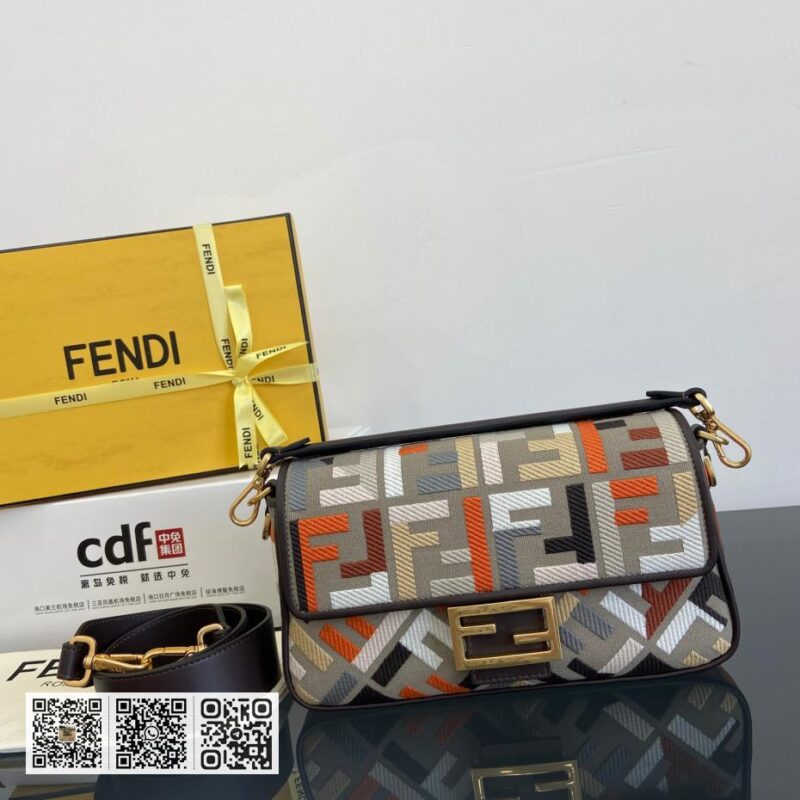 Fendi Baguette 包