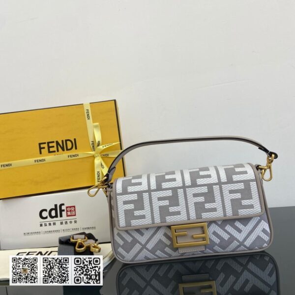 Fendi Baguette 包