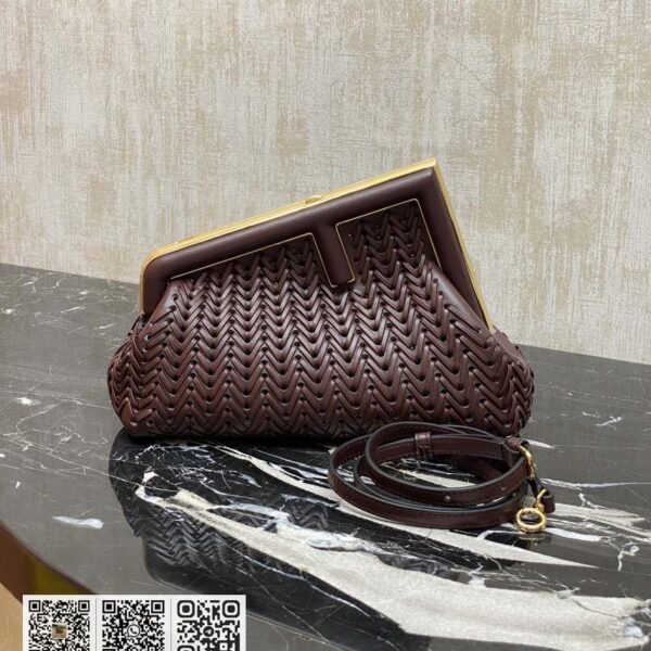Fendi First编织云朵包