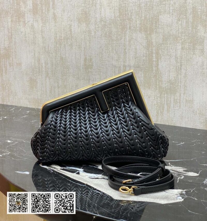 Fendi First编织云朵包