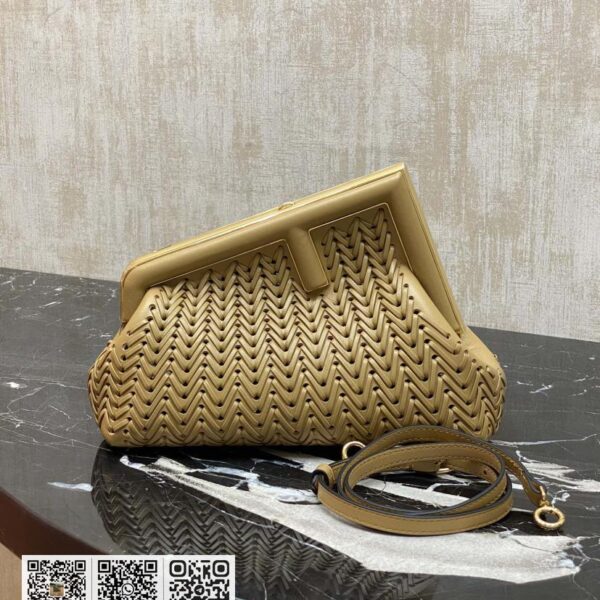 Fendi First编织云朵包
