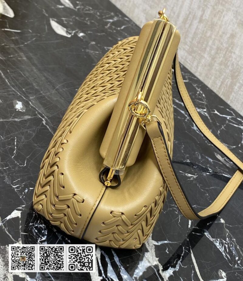 Fendi First编织云朵包 - Image 7