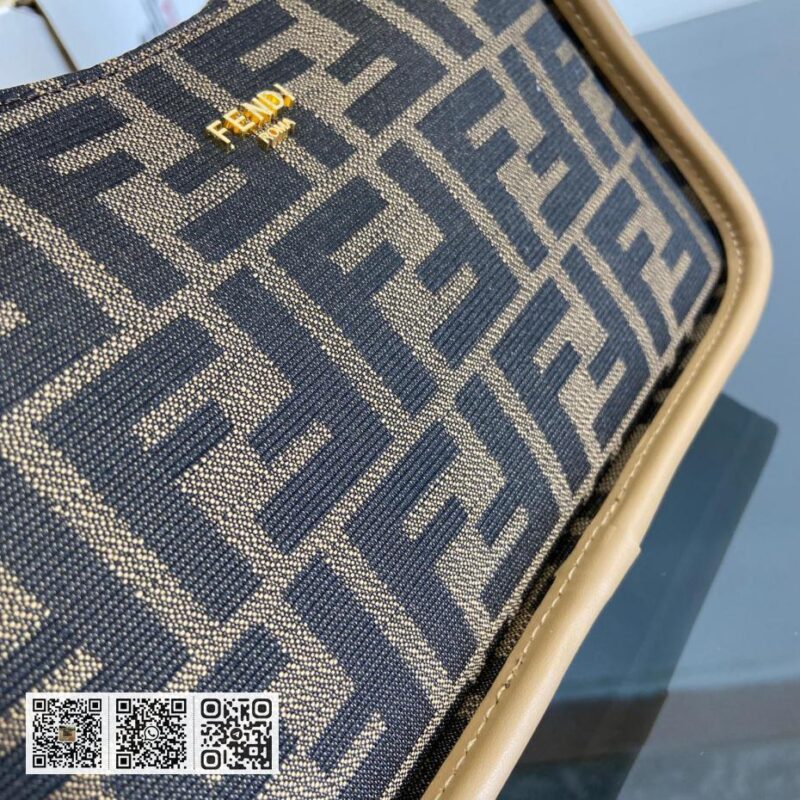 Fendi Fende ssence迷你hobo包 - Image 7