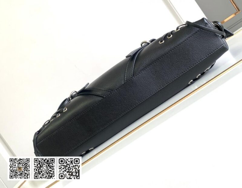 Givench Voyou腋下包 - Image 4