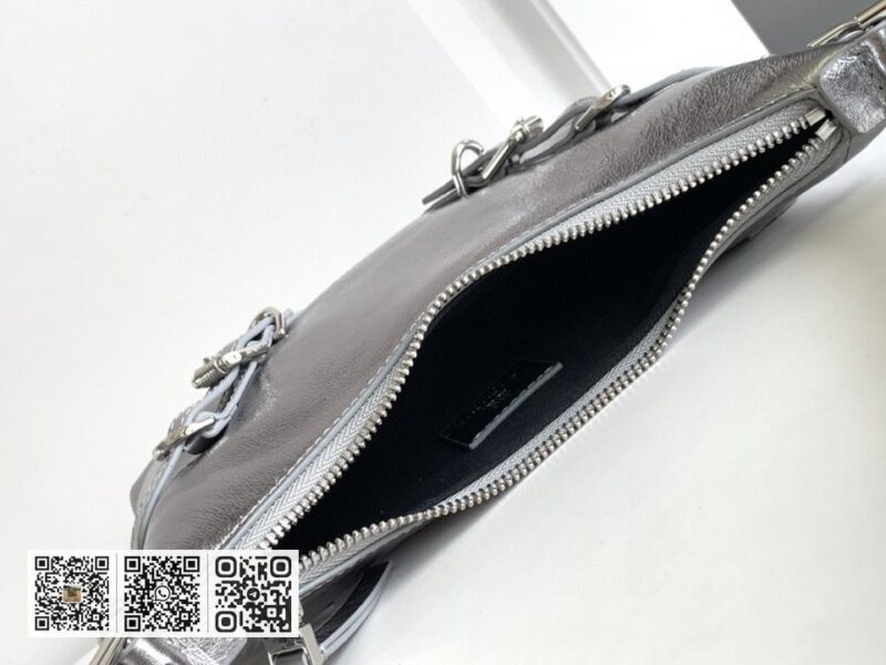 Givench Voyou腋下包 - Image 8