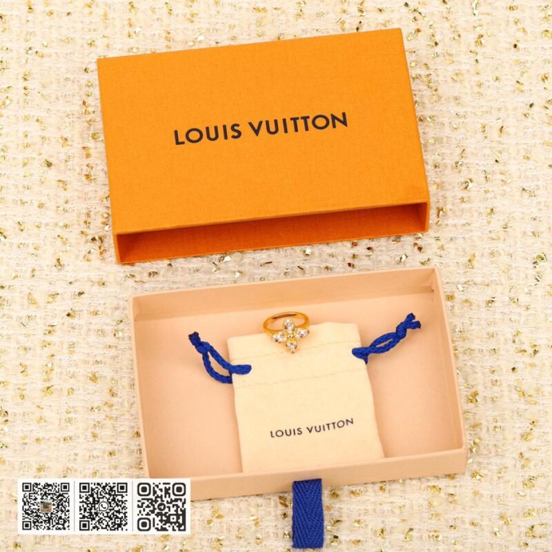 LV 四叶草戒指