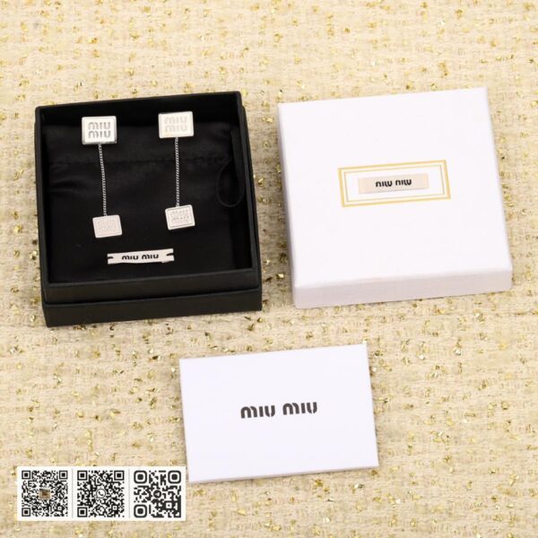 Miu Miu方块耳环
