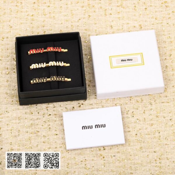 Miu Miu字母发夹