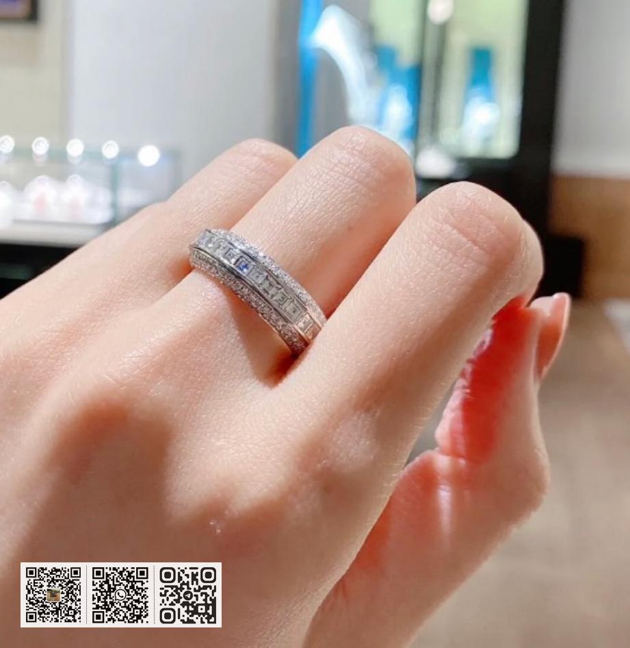 Piaget T方钻转动戒指