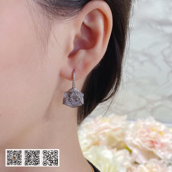Piaget 玫瑰花耳钩