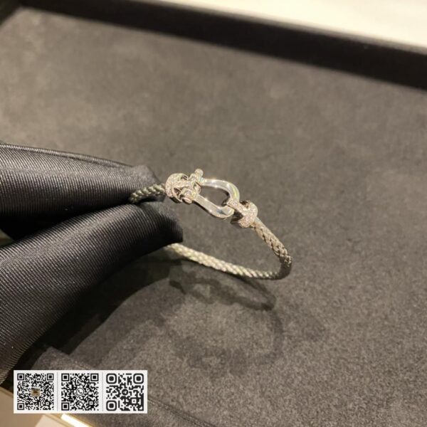 Fred边钻小号银色手绳