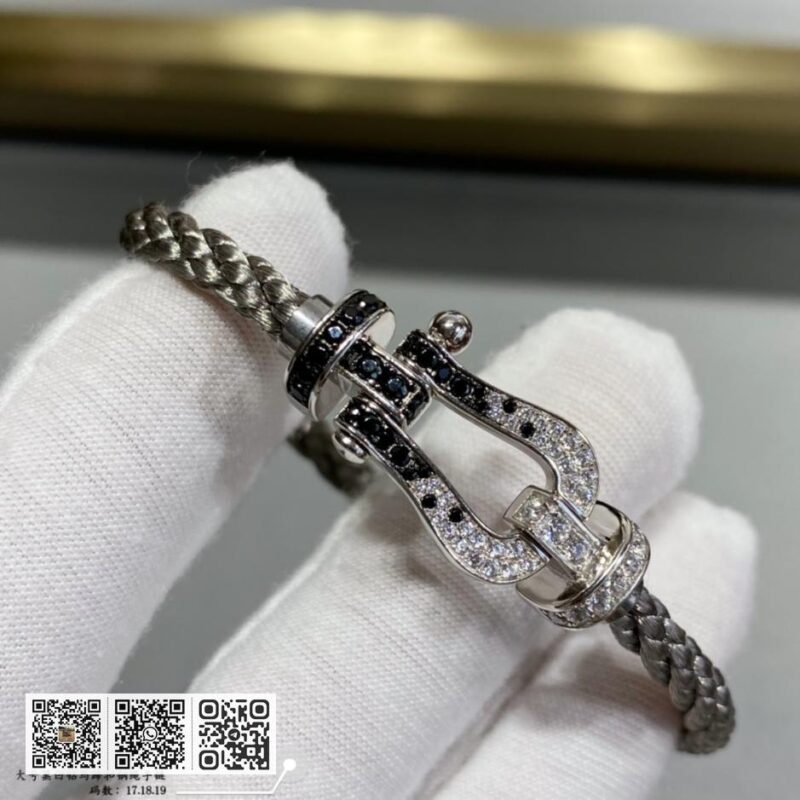 Fred黑白钻大号马蹄扣钢绳手链