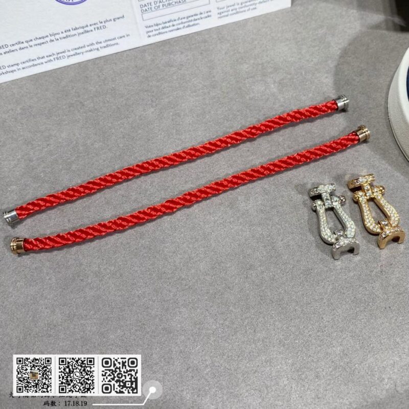Fred大号满钻马蹄扣红绳手链 - Image 3