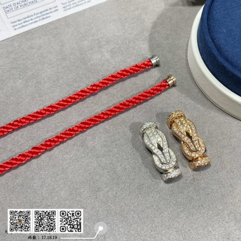 Fred大号满钻八字扣红绳手链 - Image 4