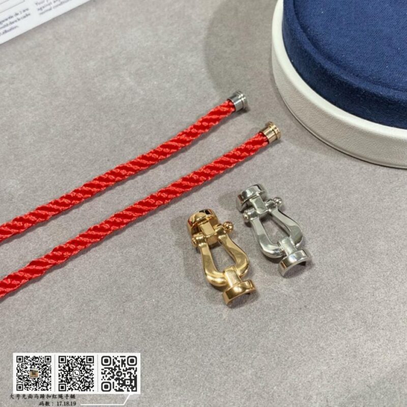 Fred大光面马蹄扣红绳手链 - Image 4