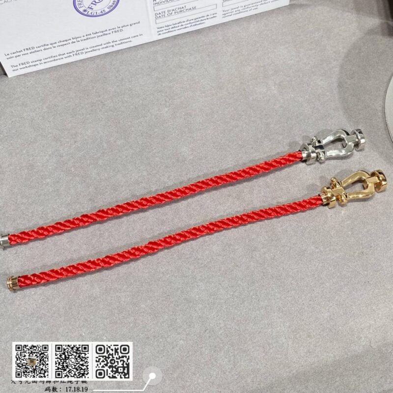 Fred大光面马蹄扣红绳手链 - Image 6
