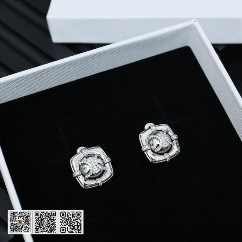 Celine 凯旋门满钻方形字母耳环 (2439) - Image 3