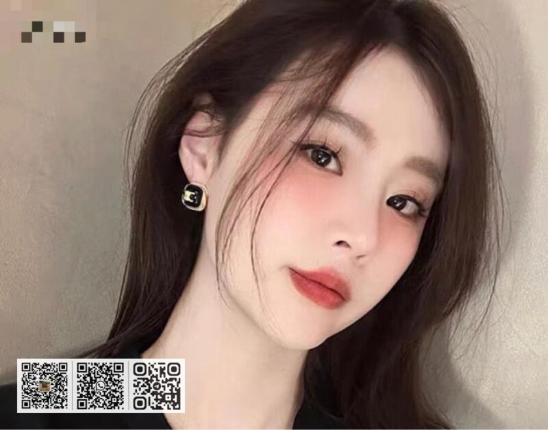 Celine 凯旋门新款四方珐琅满钻耳环(A995) - Image 7