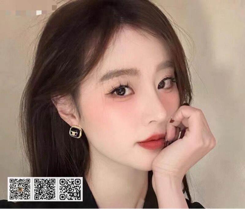 Celine 凯旋门新款四方珐琅满钻耳环(A995) - Image 8