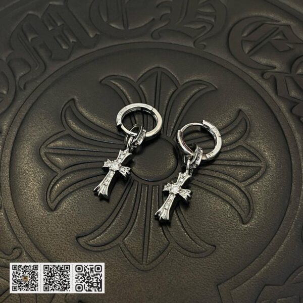 专柜质量 Chrome Hearts 新款经典复古十字架镶钻耳环 (44C6)