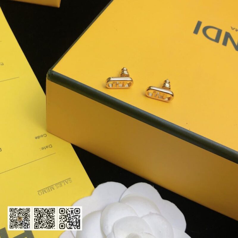 FENDI logo耳环 (BD41) - Image 5