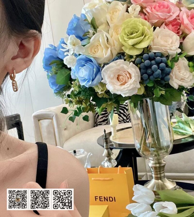 FENDI logo耳环 (9AC4) - Image 9