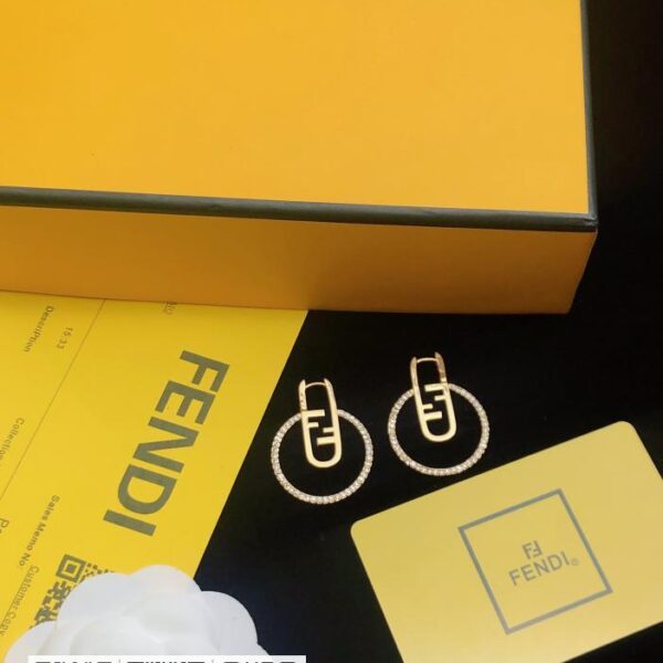 FENDI logo耳环 (B263)