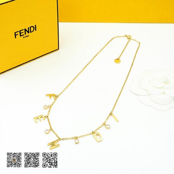 FENDI字母logo吊坠细项链(21C9)
