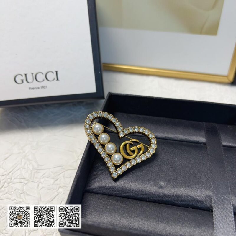 Gucci 爆款爱心logo胸针(B467) - Image 2