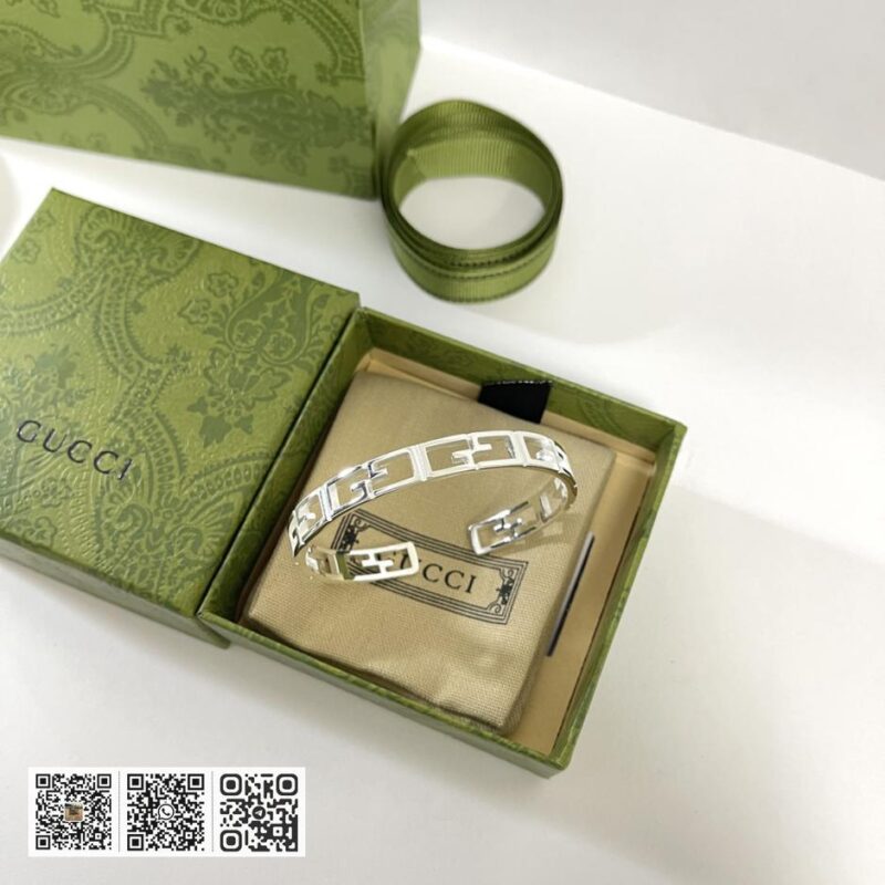 Gucci 双G手镯(EDB6)
