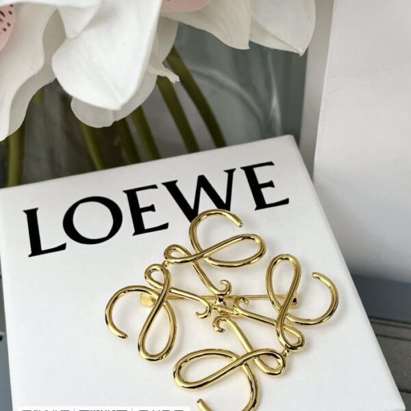 LOEWE 新款胸针(4AA1)