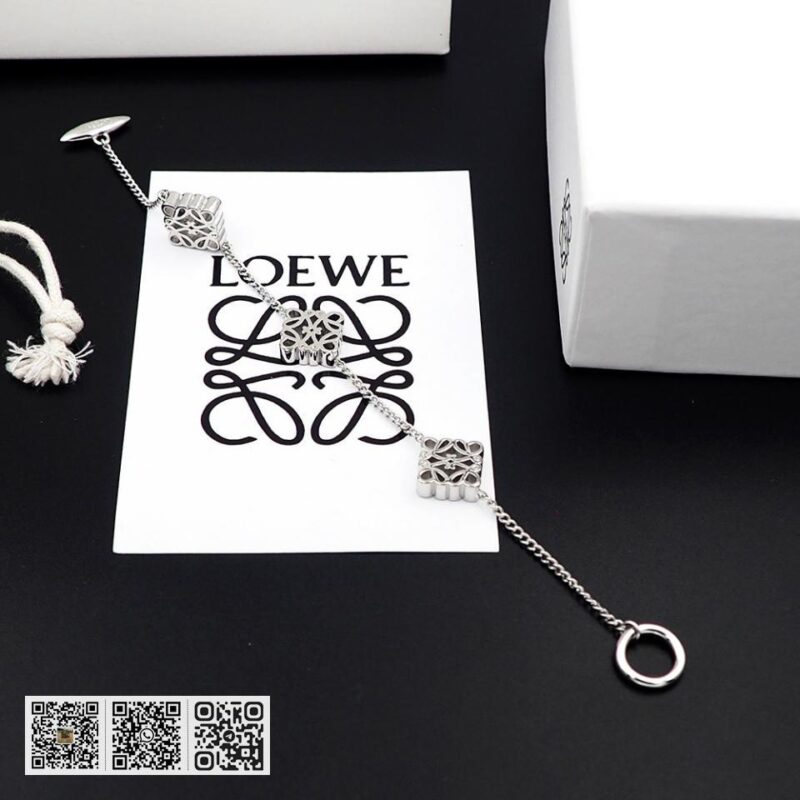 Loewe Anagram 三个立方体手链(EC82) - Image 8