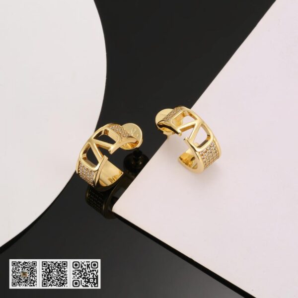 Valentino 华伦天奴 标志V字 耳环(C7BB)