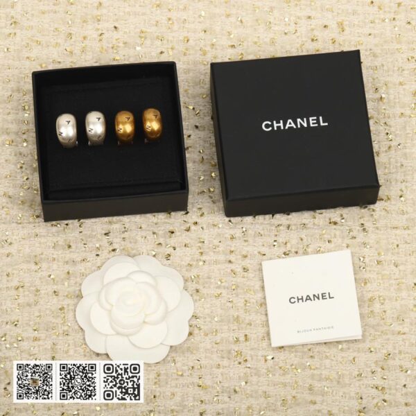 Chanel 涂鸦小半圈耳拍