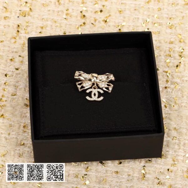 Chanel 镂空蝴蝶结吊c小号胸针